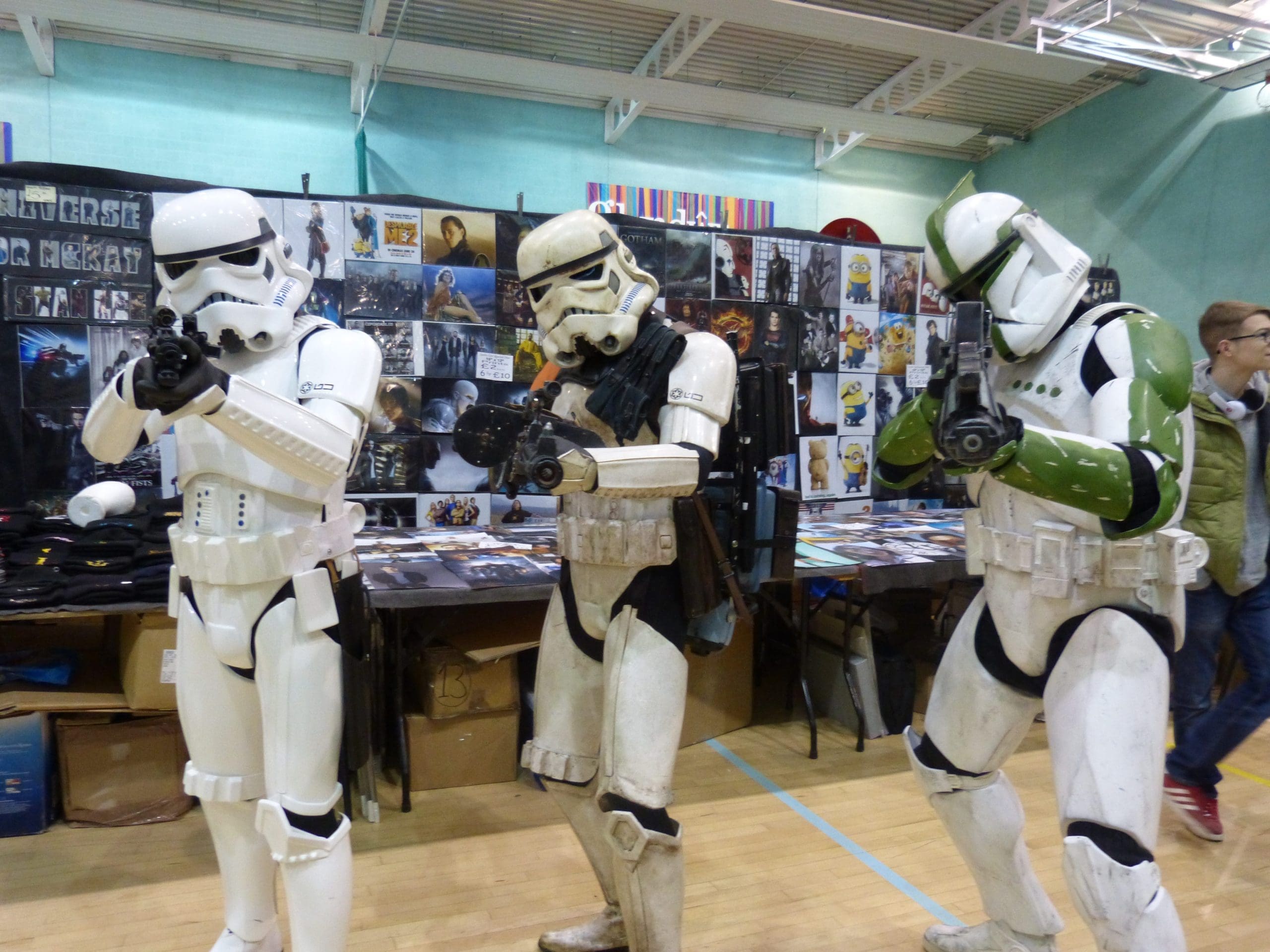 Nofelau graffig AM DDIM mewn pryd at Comic Con Cymru!