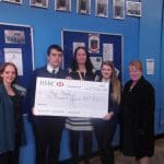 Ysgol Uwchradd lleol yn codi £2000 i Hosbis Tŷ Gobaith