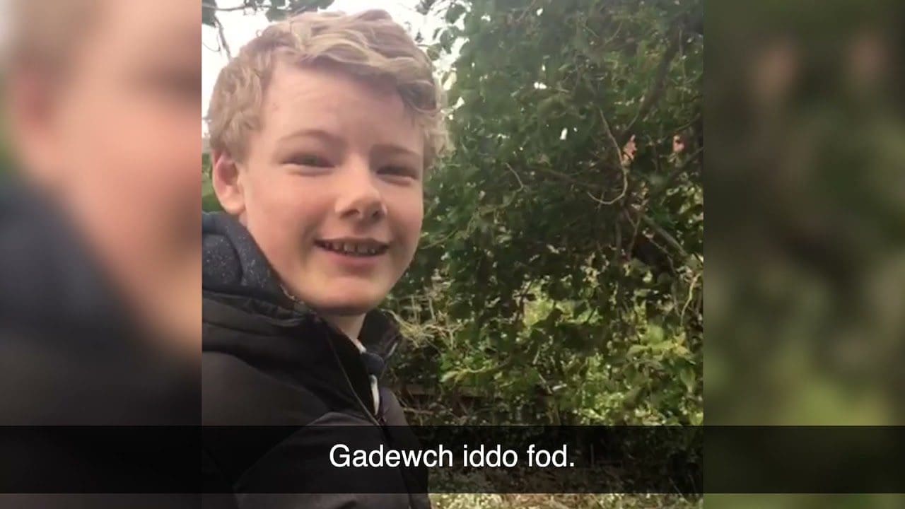 ‘Cadwch yn Bwyllog, Cadwch yn Agos, Cadwch yn Lân' er mwy ein hamgylchedd