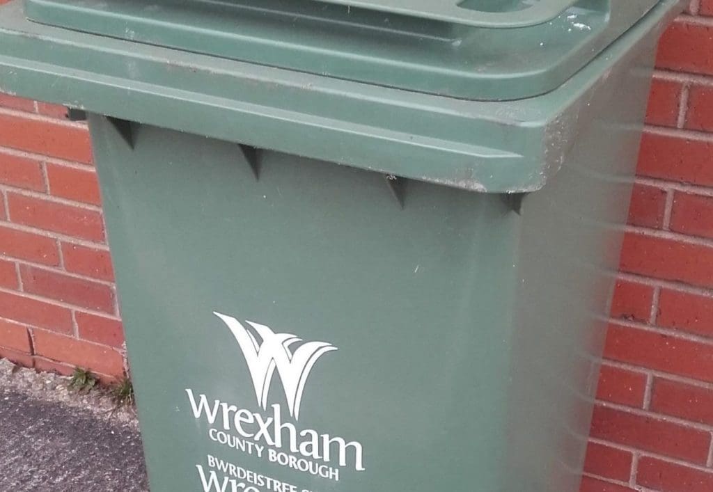 Green garden waste bin