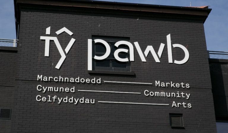 Ty Pawb in Wrexham