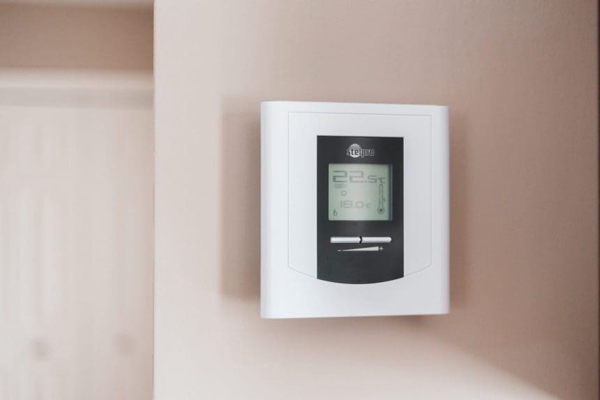 Central heating thermostat